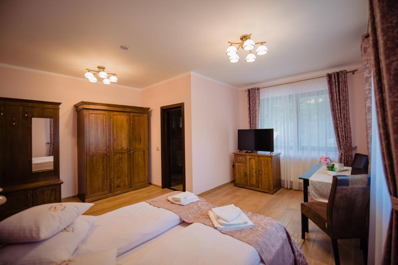 Casa Maiereana Hotel Dombhát Kültér fotó